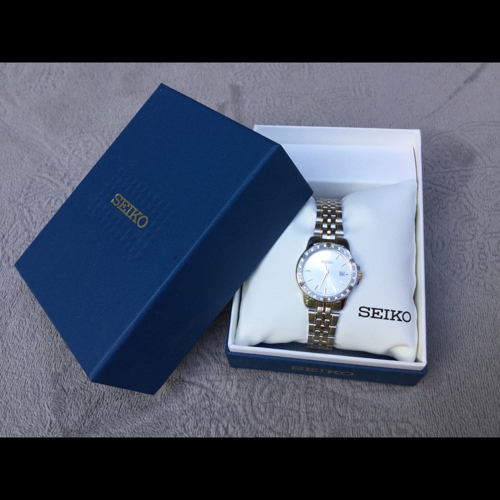 Seiko Essentials Woman’s watch 9"